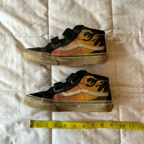 🔥Vans Kids Shoes with Orange and Yellow Flame Design - Picture 12 of 14